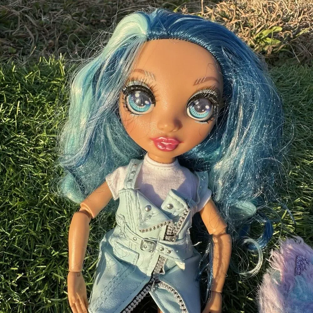 MGA‎ 2019 Rainbow High Fantastic Fashion Doll Skyler Bradshaw Blue 11”